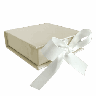 MINET Béžová magnetická krabička na šperky s bílou stuhou - 8 x 8 x 2,5 cm